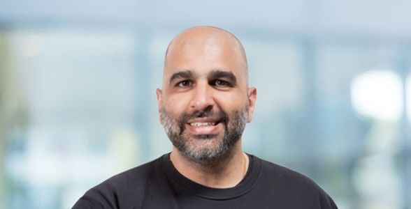 Headshot of Hesom Parhizkar